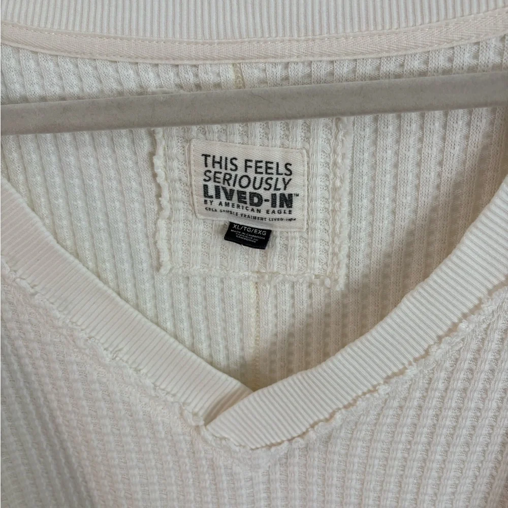 American Eagle Outfitters Cream V-Neck Sweater - Picture 2 of 6